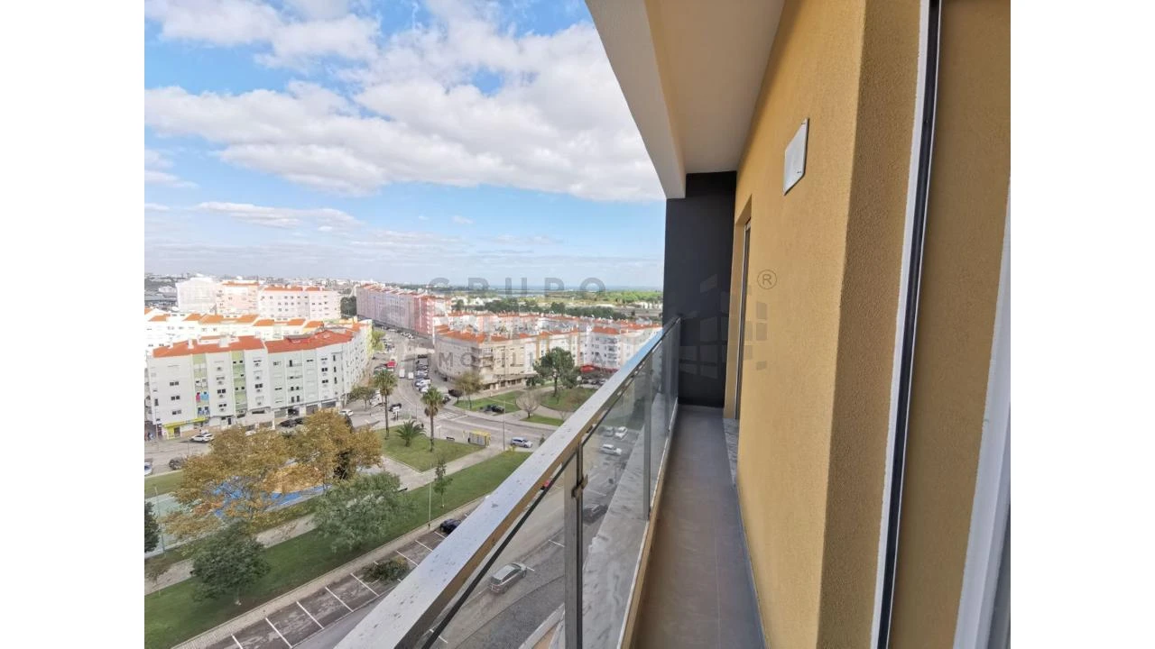 Apartamento T3 para Venda em Corroios Foto 17