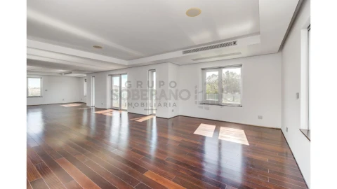 Apartamento T5 para Venda em Avenidas Novas
