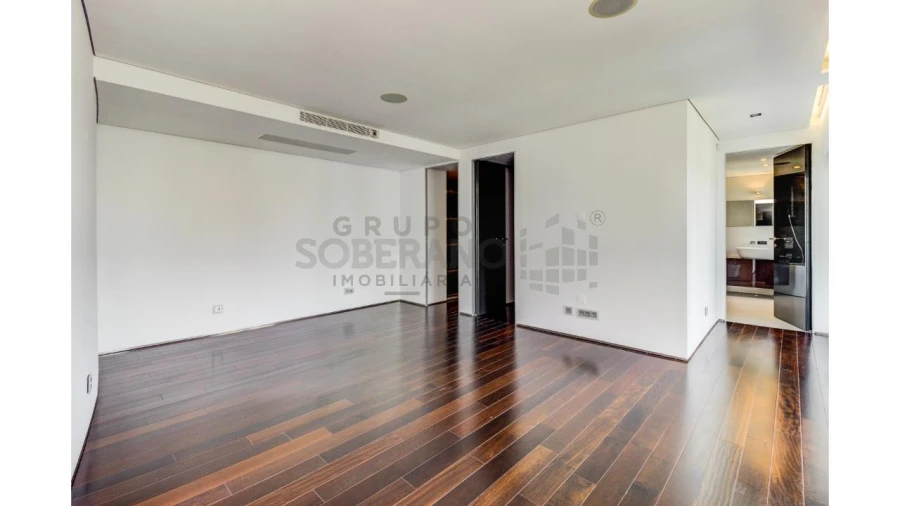 Apartamento T5 para Venda em Avenidas Novas Foto 6