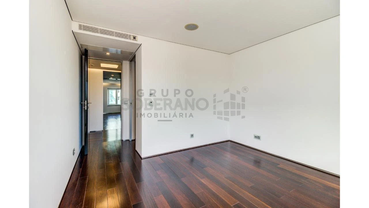 Apartamento T5 para Venda em Avenidas Novas Foto 18