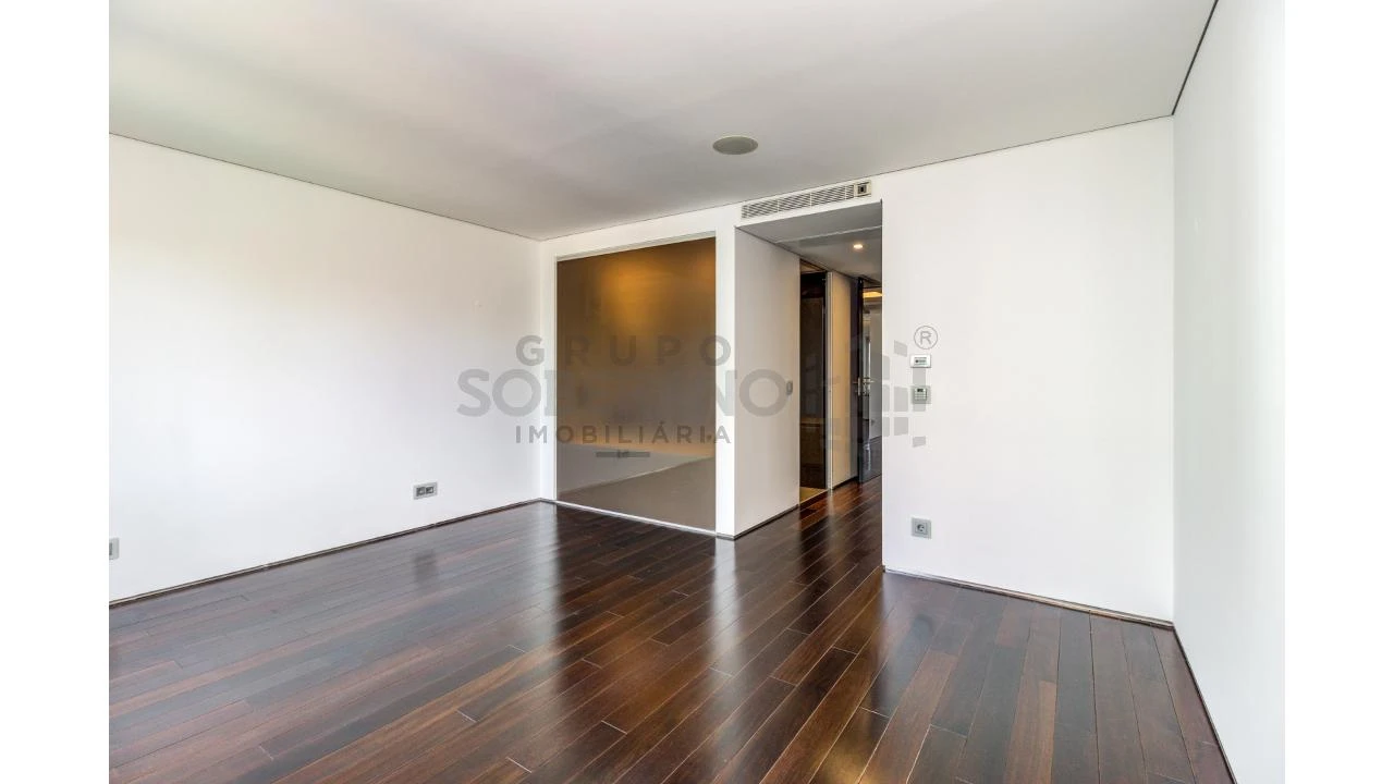 Apartamento T5 para Venda em Avenidas Novas Foto 23