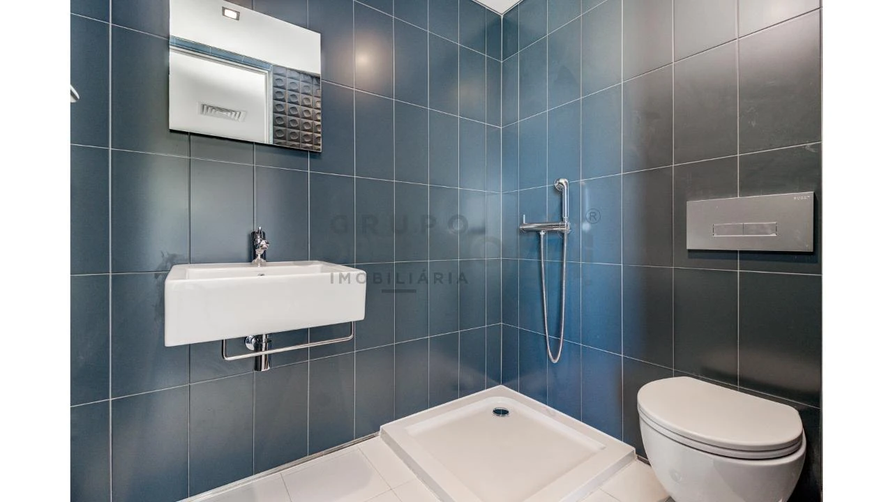 Apartamento T5 para Venda em Avenidas Novas Foto 27