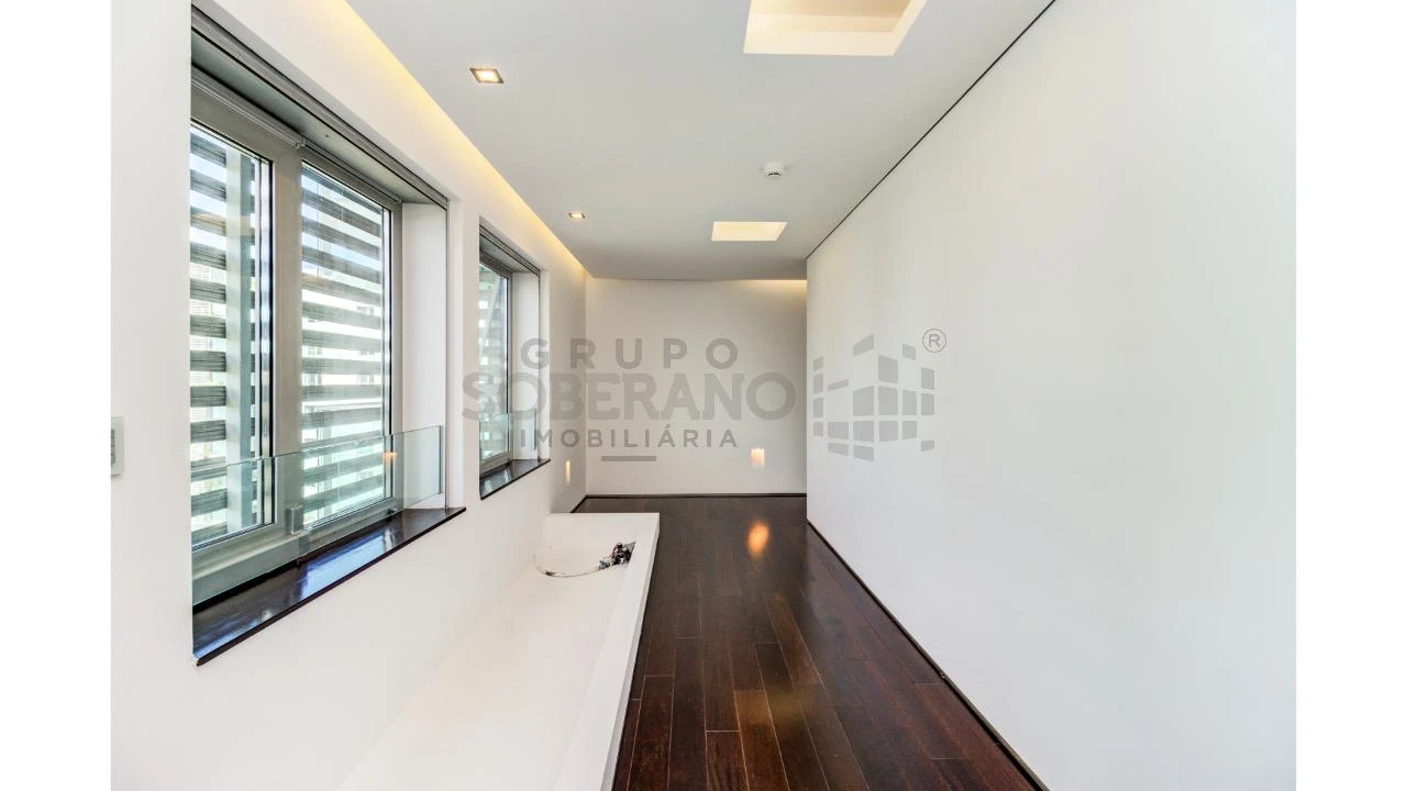 Apartamento T5 para Arrendamento em Avenidas Novas Foto 5