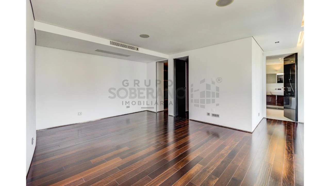 Apartamento T5 para Arrendamento em Avenidas Novas Foto 6