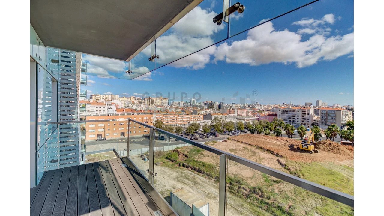 Apartamento T5 para Arrendamento em Avenidas Novas Foto 13