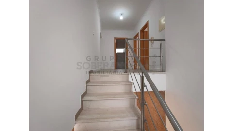 Moradia T5 para Venda em Laranjeiro e Feijó