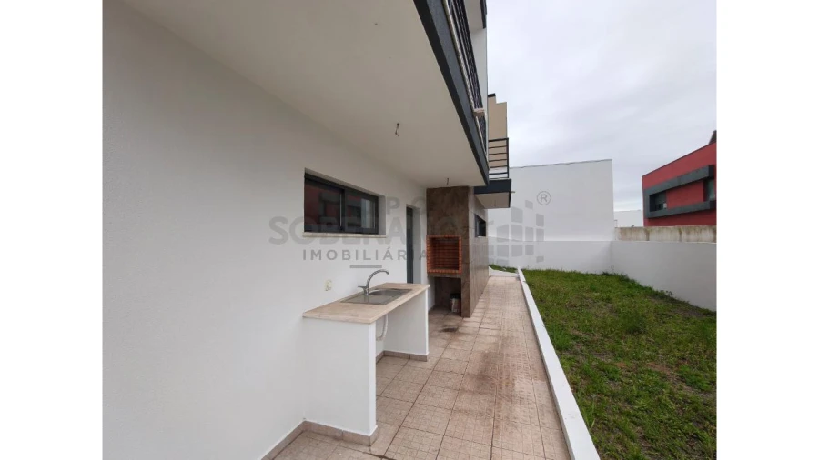 Moradia T5 para Venda em Laranjeiro e Feijó Foto 9