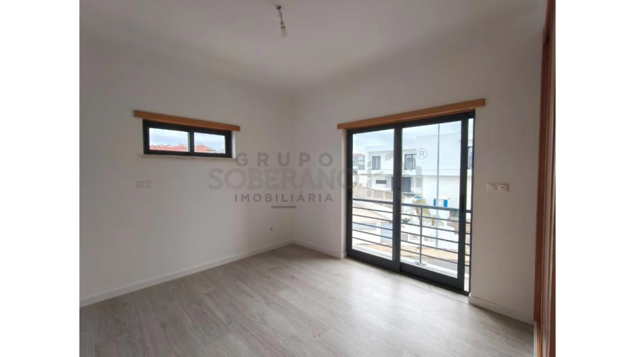 Moradia T5 para Venda em Laranjeiro e Feijó Foto 22