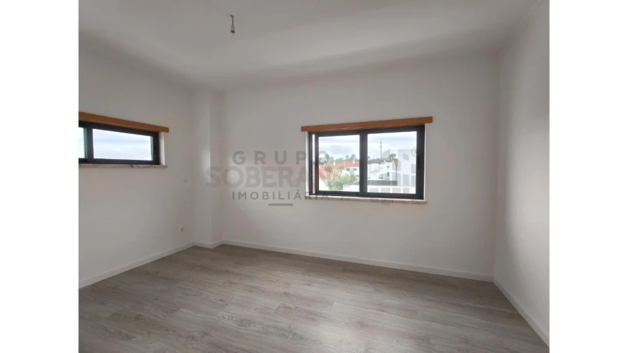 Moradia T5 para Venda em Laranjeiro e Feijó Foto 29