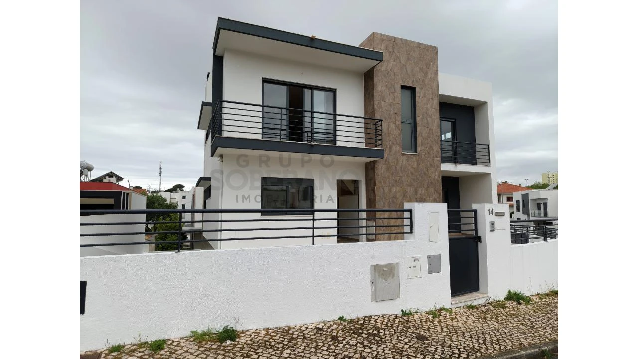 Moradia T5 para Venda em Laranjeiro e Feijó Foto 10