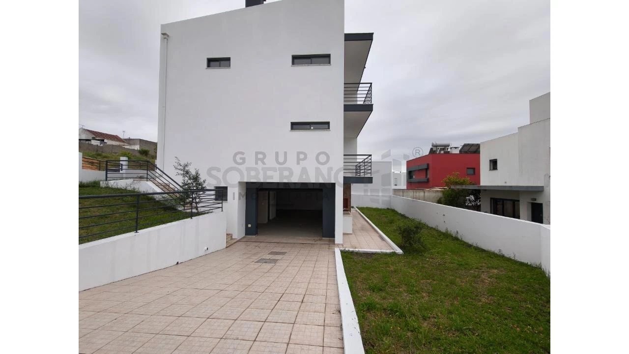Moradia T5 para Venda em Laranjeiro e Feijó Foto 15