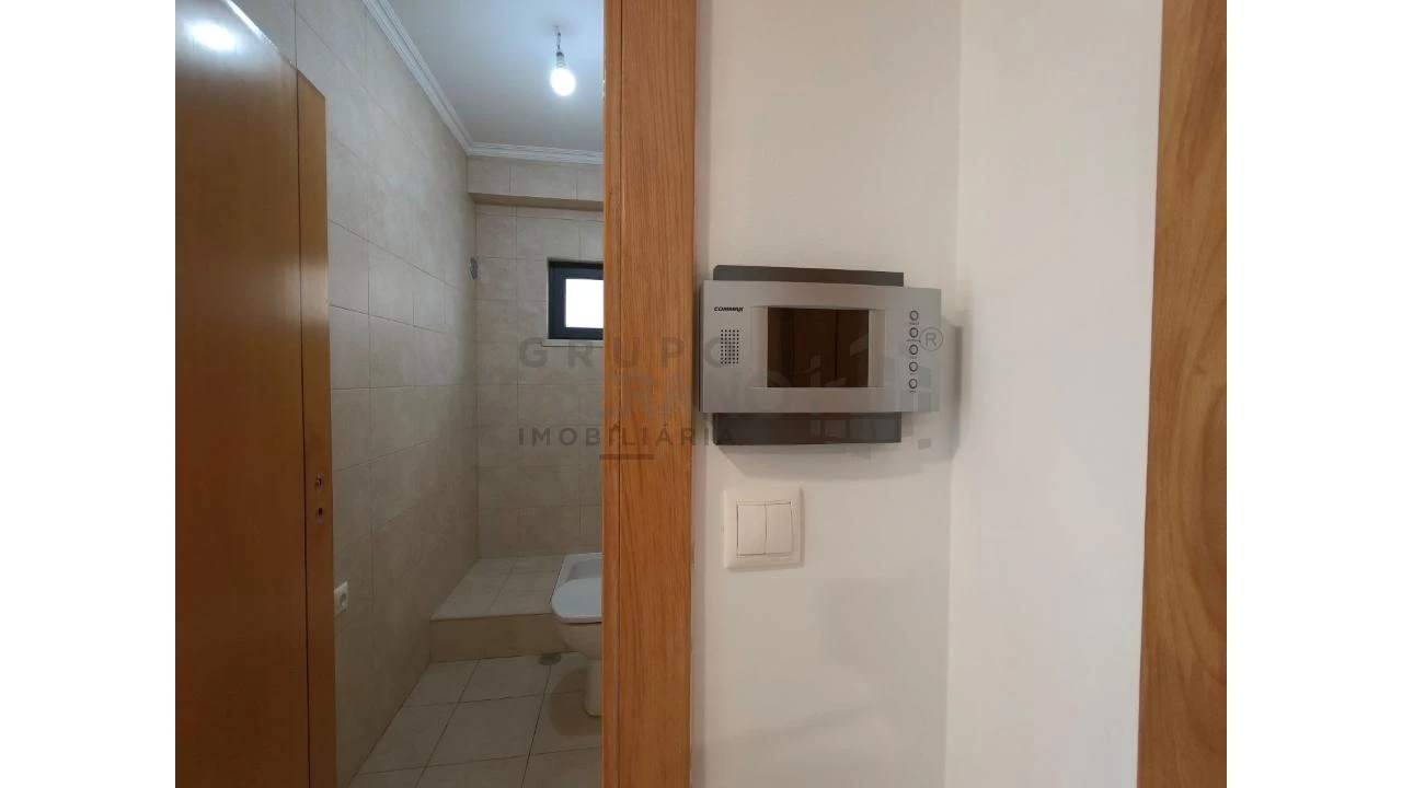 Moradia T5 para Venda em Laranjeiro e Feijó Foto 20