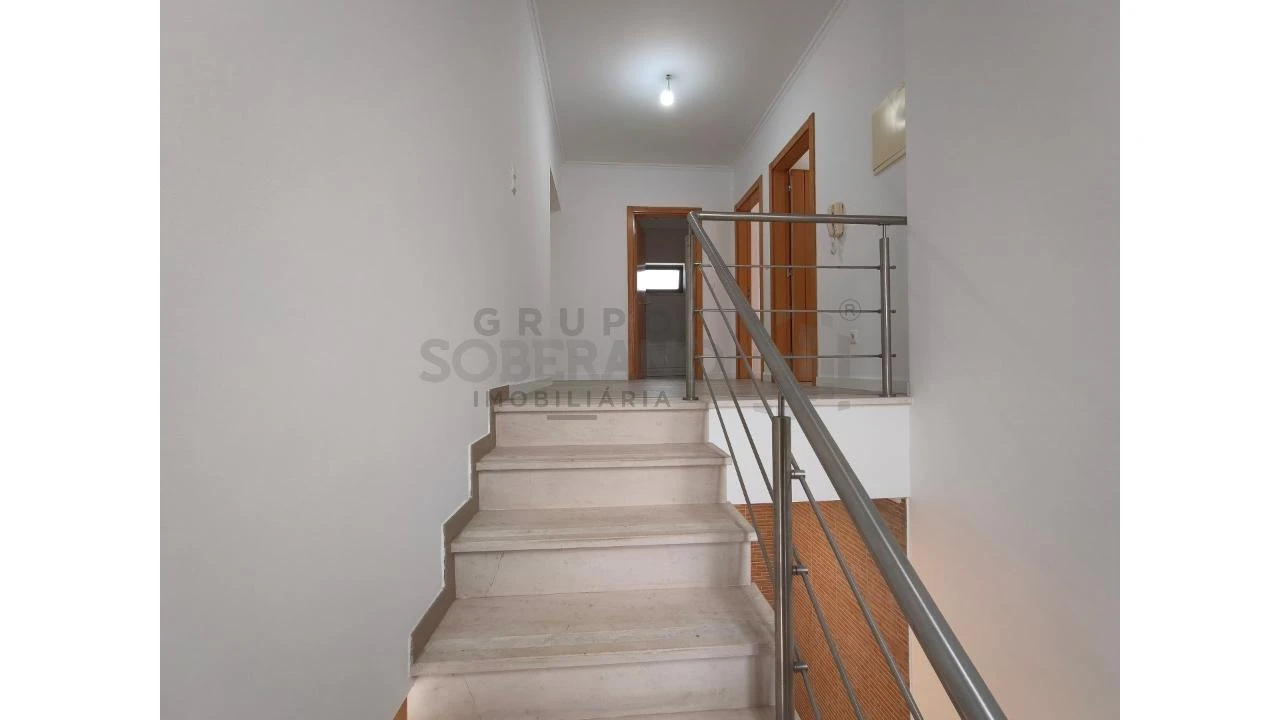 Moradia T5 para Venda em Laranjeiro e Feijó Foto 21