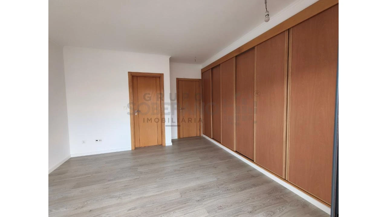 Moradia T5 para Venda em Laranjeiro e Feijó Foto 28