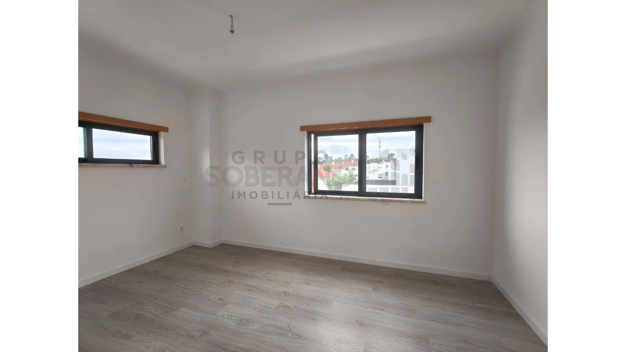 Moradia T5 para Venda em Laranjeiro e Feijó Foto 29