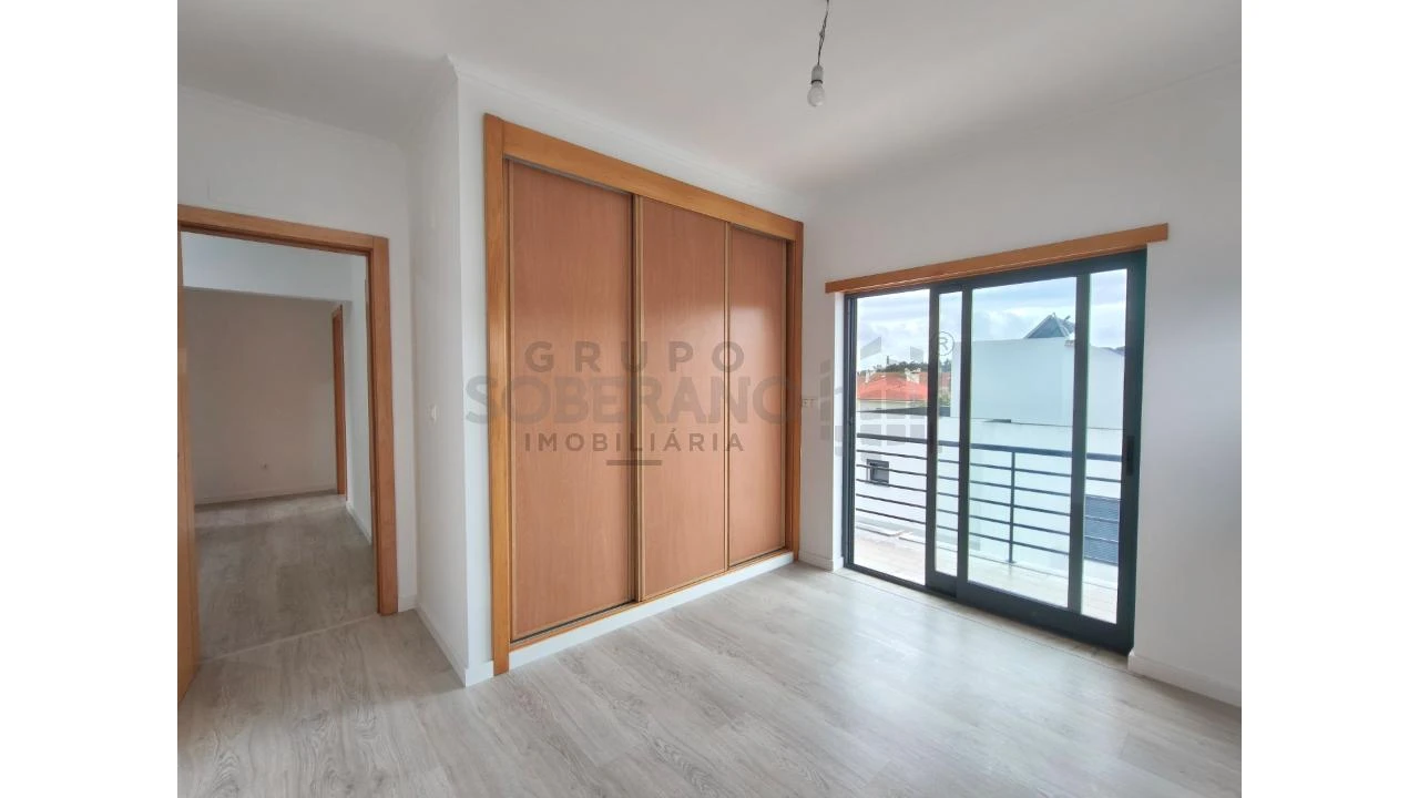 Moradia T5 para Venda em Laranjeiro e Feijó Foto 34