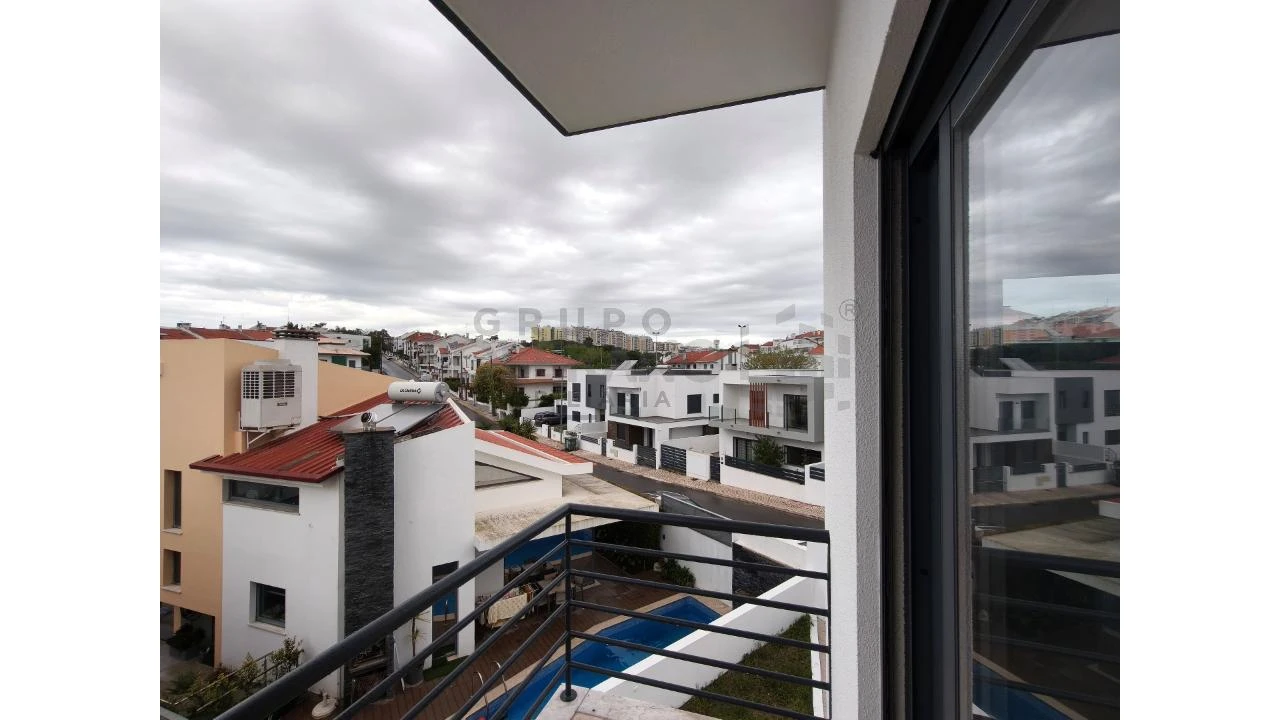 Moradia T5 para Venda em Laranjeiro e Feijó Foto 36