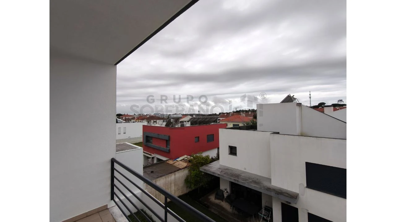Moradia T5 para Venda em Laranjeiro e Feijó Foto 37