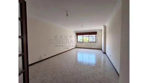 Apartamento T2 para Venda em Algueirão-Mem Martins