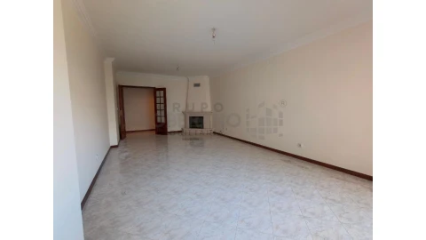 Apartamento T2 para Venda em Algueirão-Mem Martins
