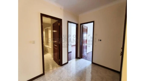 Apartamento T2 para Venda em Algueirão-Mem Martins