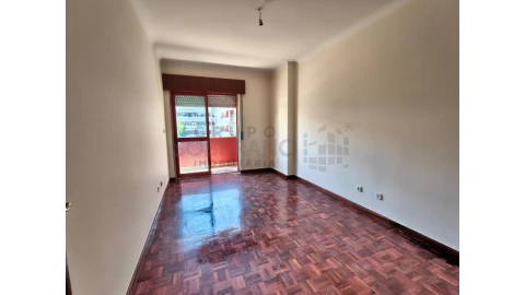 Apartamento T2 para Venda em Algueirão-Mem Martins