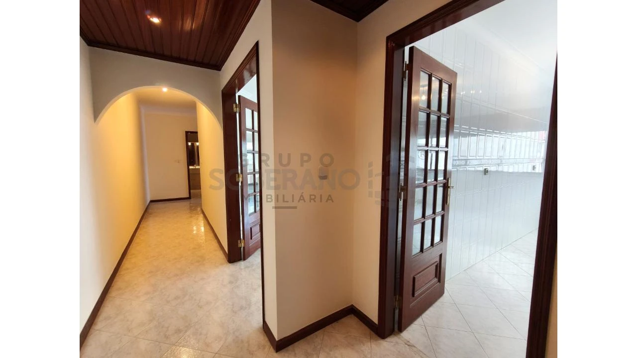Apartamento T2 para Venda em Algueirão-Mem Martins Foto 2
