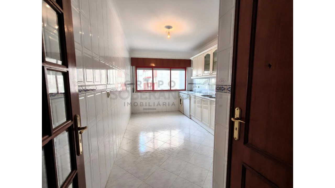 Apartamento T2 para Venda em Algueirão-Mem Martins Foto 3