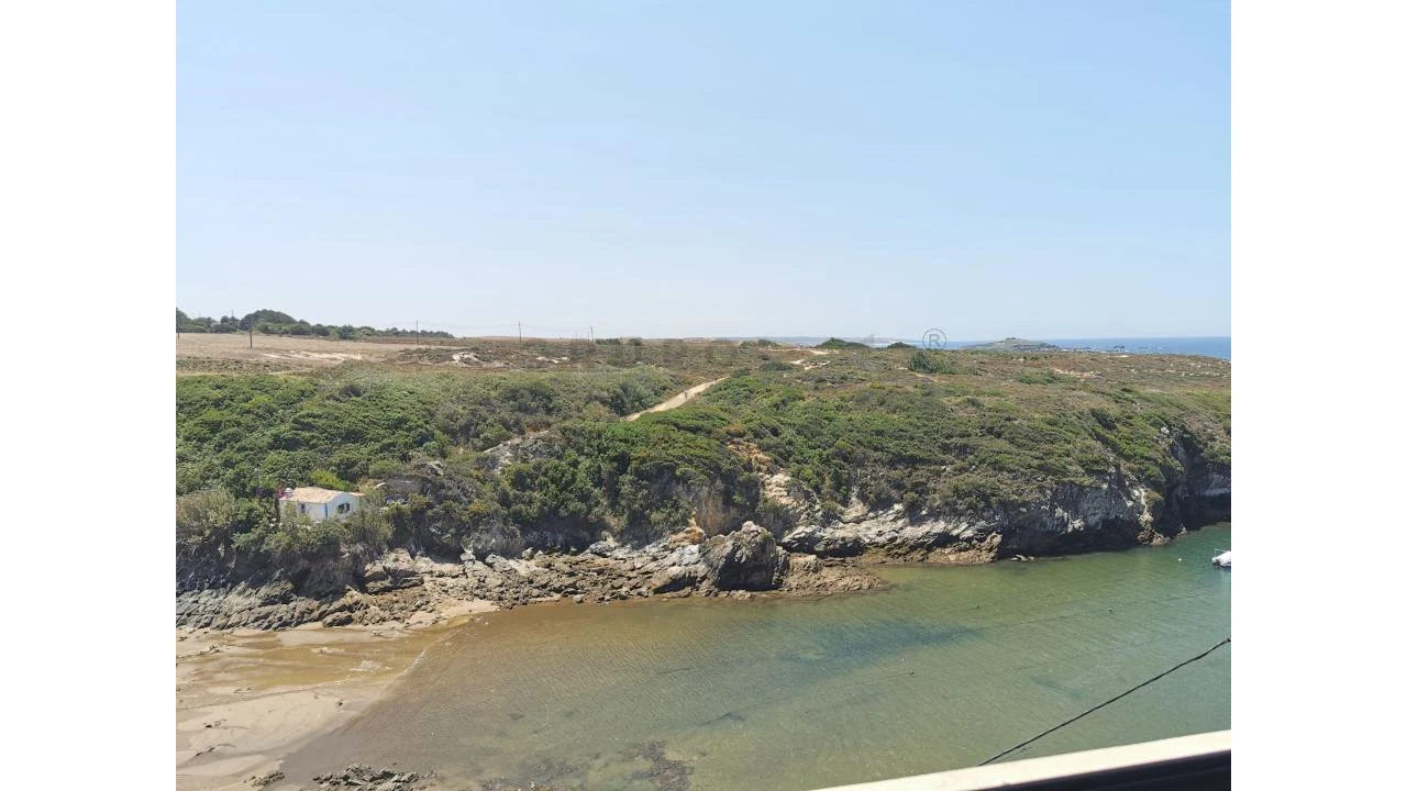 Apartamento T1 para Arrendamento em Porto Covo Foto 7