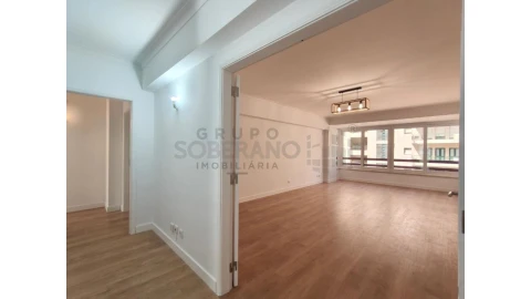 Apartamento T3 para Venda em Benfica