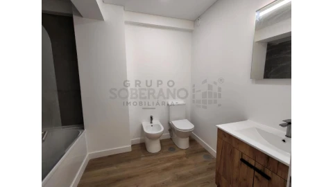 Apartamento T3 para Venda em Benfica