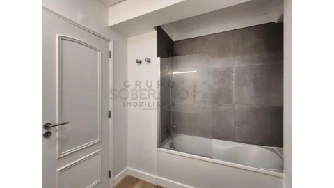 Apartamento T3 para Venda em Benfica