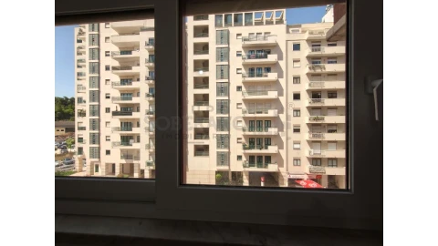 Apartamento T3 para Venda em Benfica