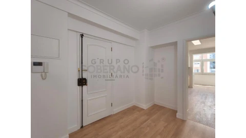 Apartamento T3 para Venda em Benfica