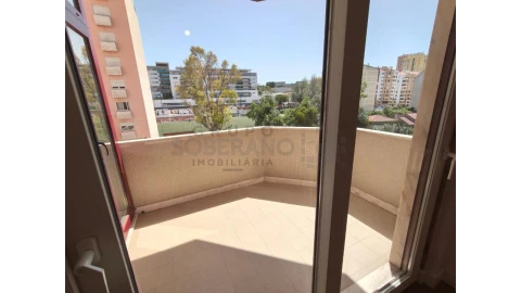 Apartamento T3 para Venda em Benfica