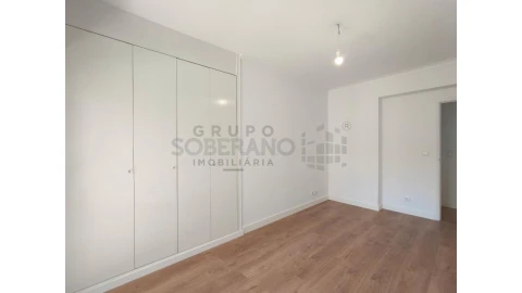 Apartamento T3 para Venda em Benfica