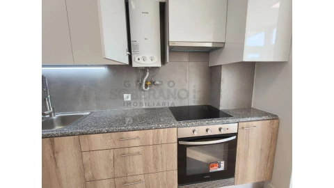 Apartamento T3 para Venda em Benfica