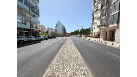 Apartamento T3 para Venda em Benfica