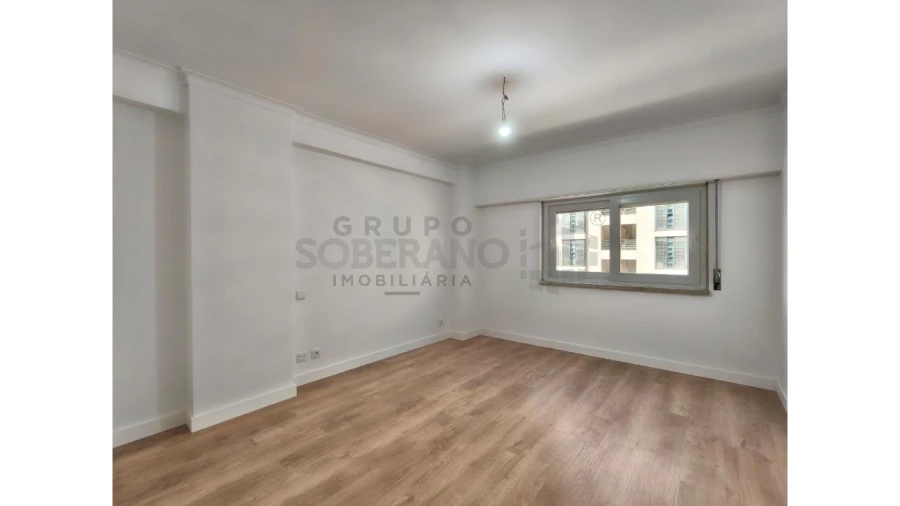 Apartamento T3 para Venda em Benfica Foto 9