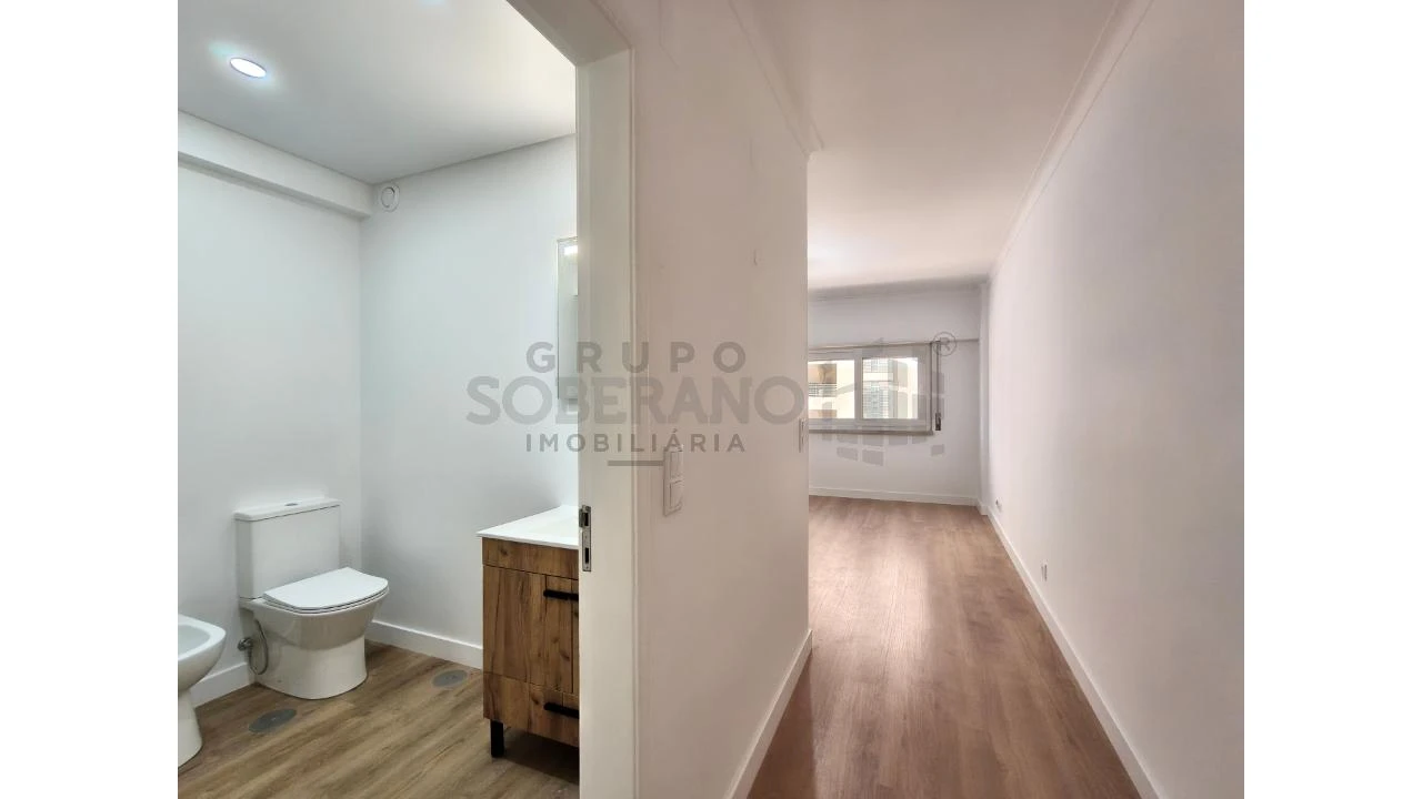 Apartamento T3 para Venda em Benfica Foto 6