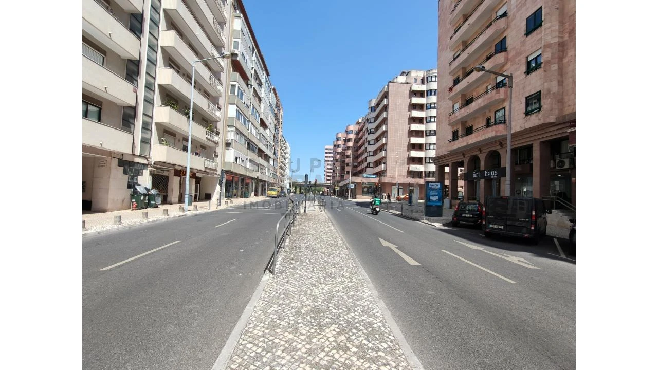 Apartamento T3 para Venda em Benfica Foto 11