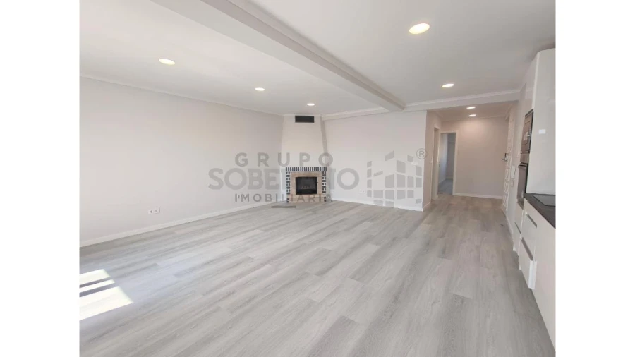 Apartamento T4 para Venda em Amora Foto 6