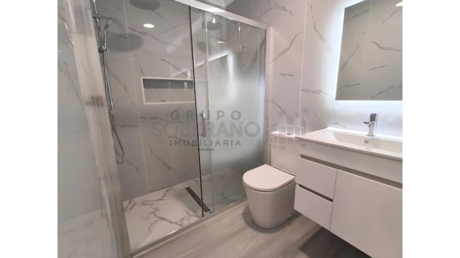 Apartamento T4 para Venda em Amora Foto 10