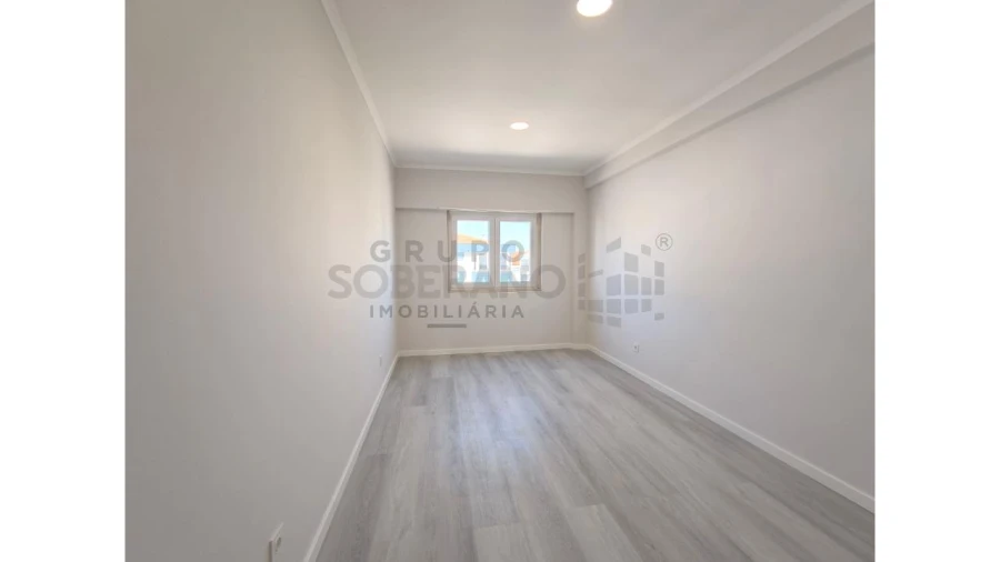 Apartamento T4 para Venda em Amora Foto 18