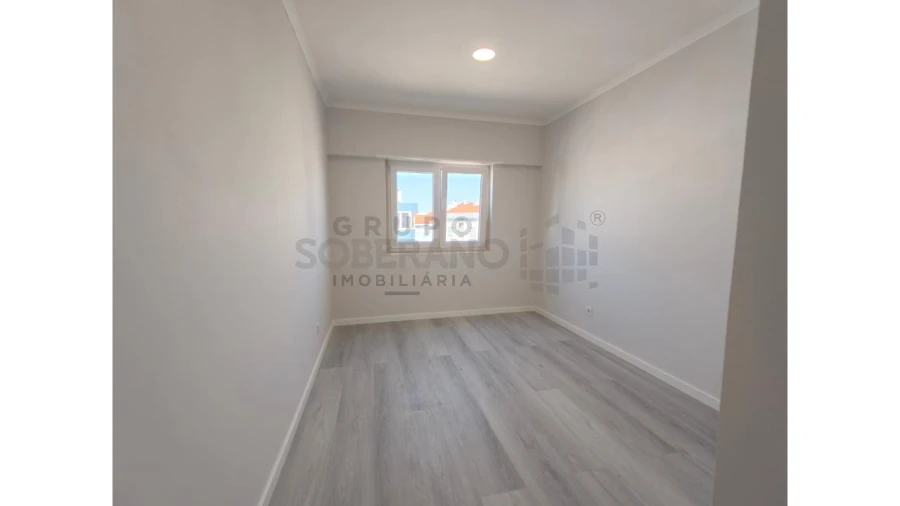 Apartamento T4 para Venda em Amora Foto 20