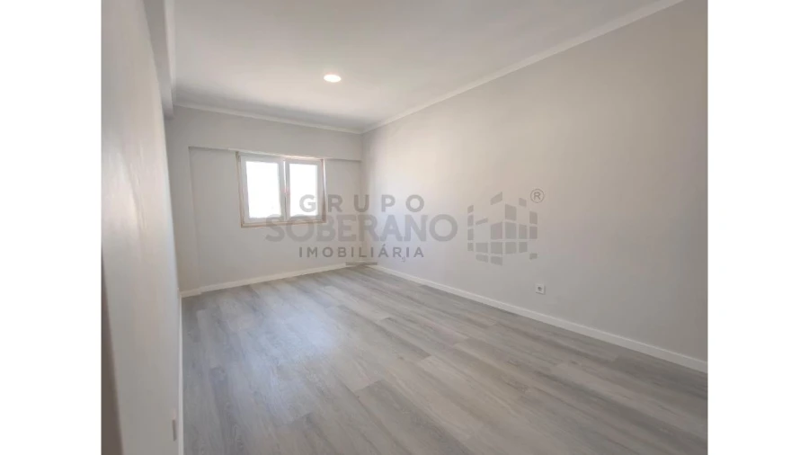 Apartamento T4 para Venda em Amora Foto 22