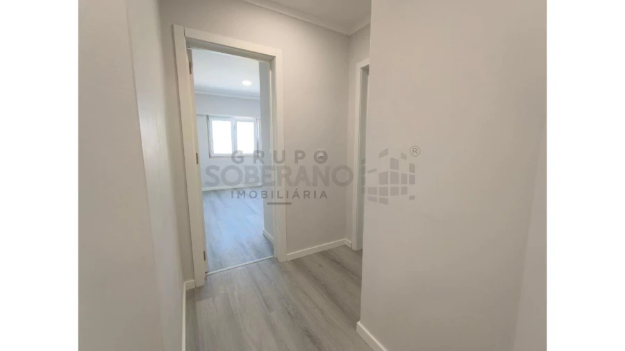 Apartamento T4 para Venda em Amora Foto 5