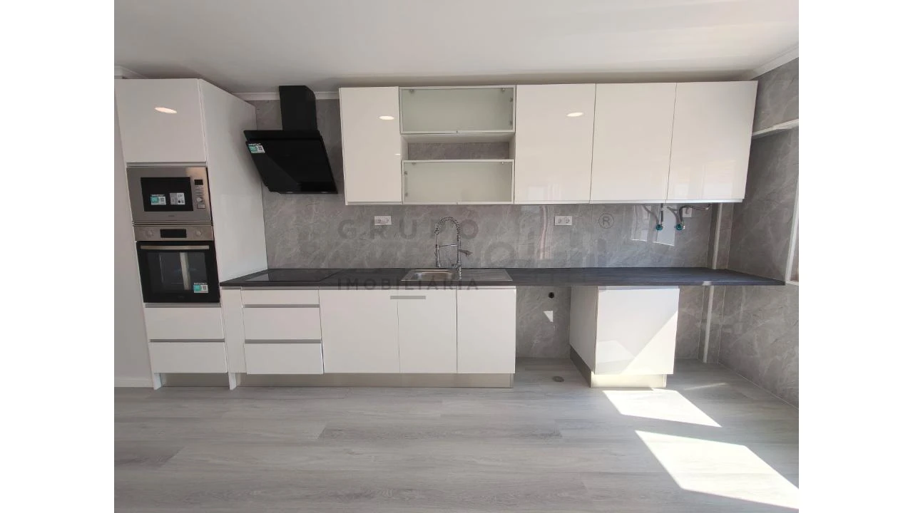 Apartamento T4 para Venda em Amora Foto 4