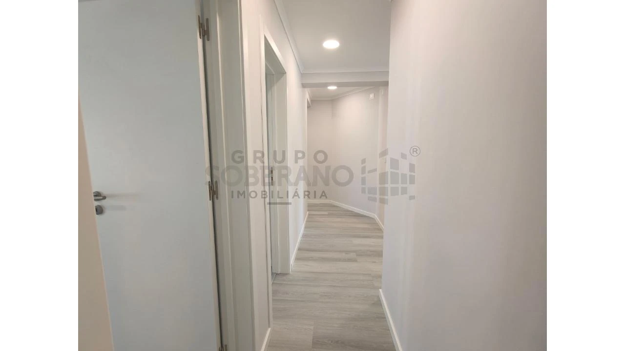 Apartamento T4 para Venda em Amora Foto 12