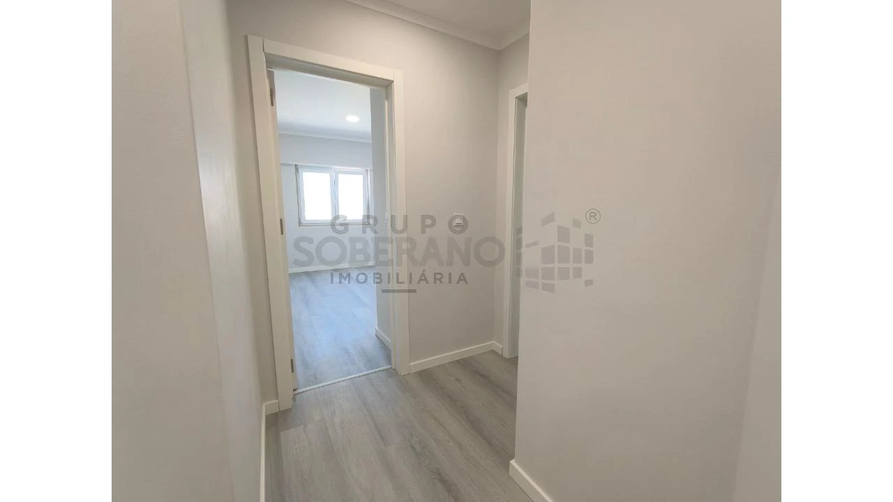 Apartamento T4 para Venda em Amora Foto 5